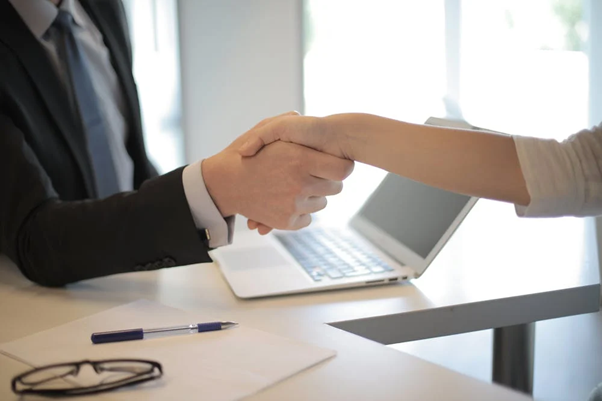 hire-handshake