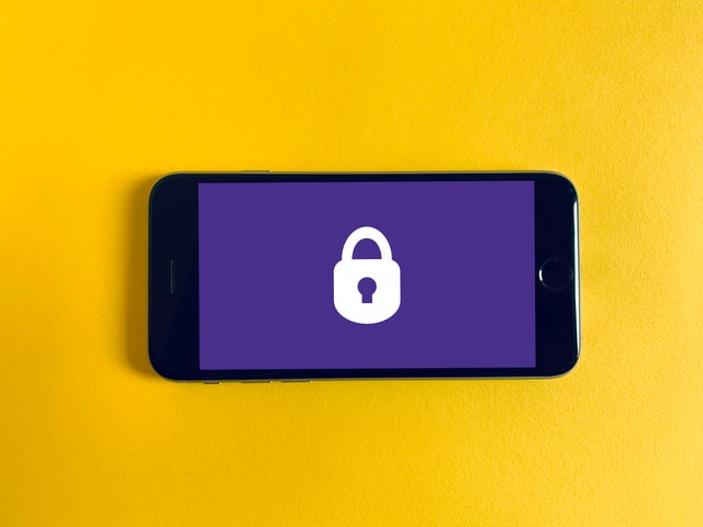 smart-phone-locked