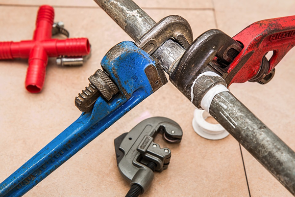 wrench-pipe-repair